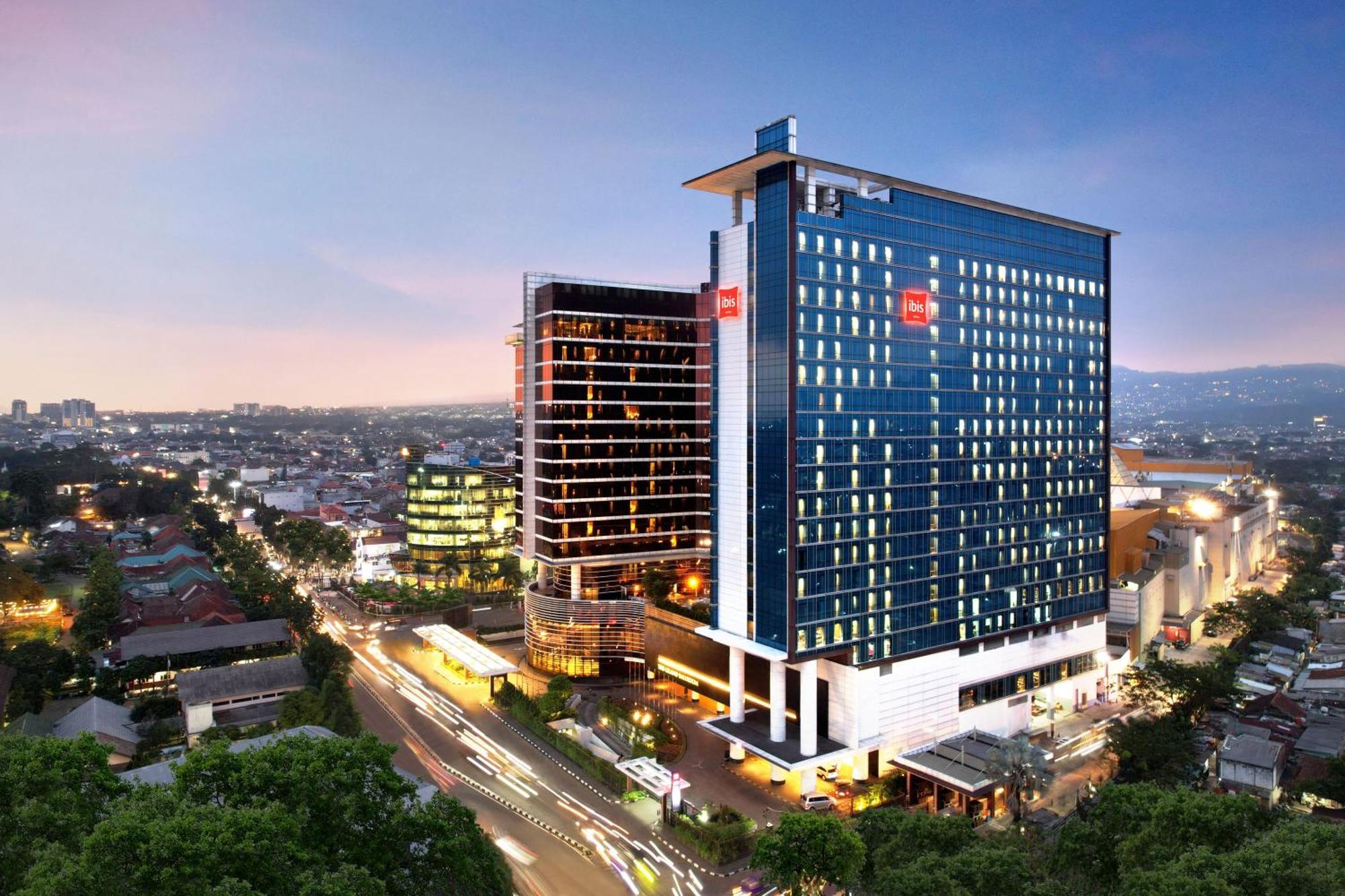 Ibis Bandung Trans Studio Экстерьер фото